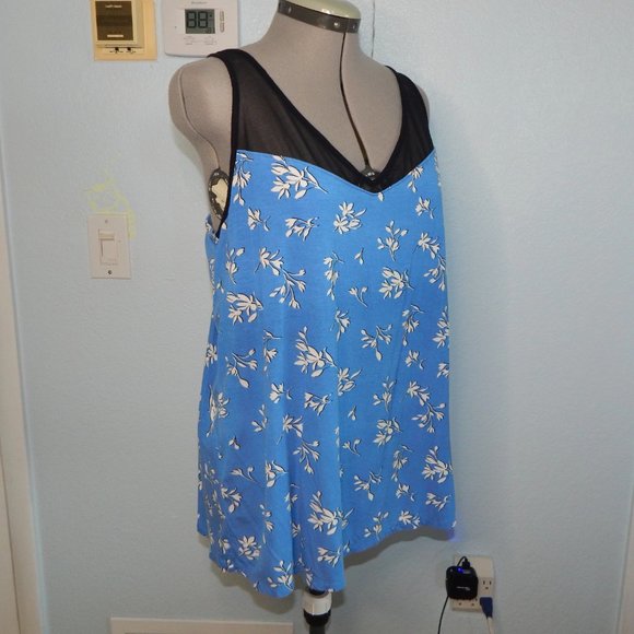 Soma Size L Blue White Floral Tank Top Built in Bra Adjustable Shirt Sleepwear - Picture 3 of 10